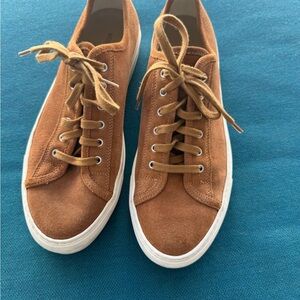 Woman by Common projects
Original Achilles low suede - tan size 9